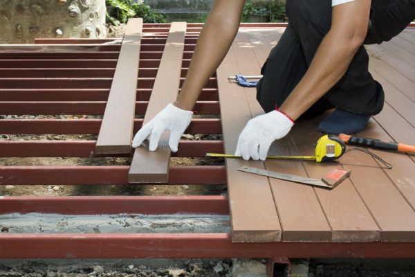 Cost of Custom Deck Installation in Spring Hill