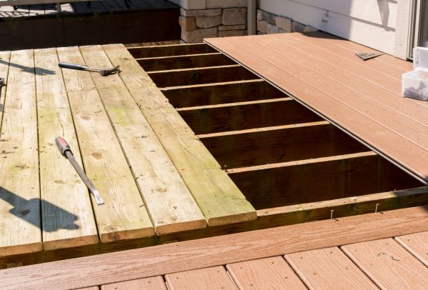 Cost of Deck Floor Replacement in Spring Hill