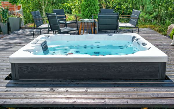 Cost of Spa Deck Remodeling in Spring Hill